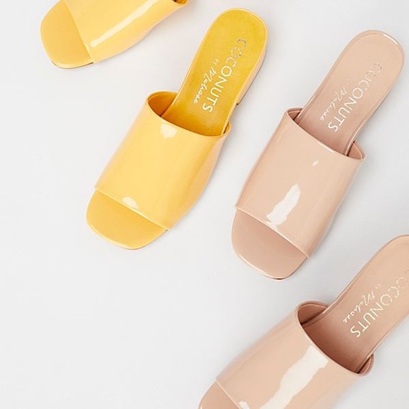 NIB Chic Nude Patent Low Heel Mules - Picture 7 of 8